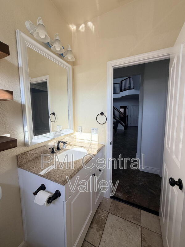 Building Photo - 108 Hornfels Ave
