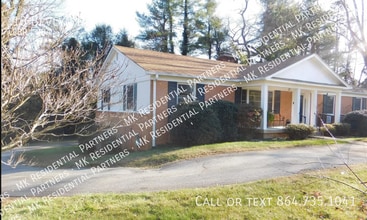 Building Photo - 10 Bevlyn Dr