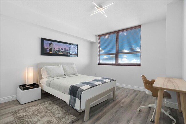 Building Photo - 600 W Las Olas Blvd