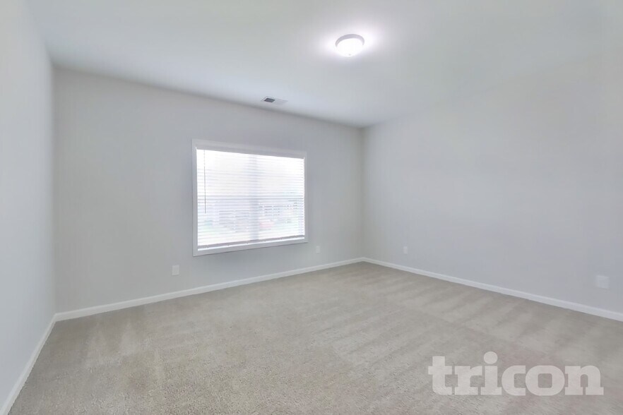 Building Photo - 713 W Coker Way