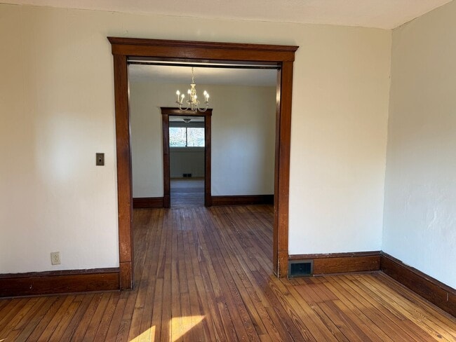 Building Photo - 4 Bed / 2 Bath Home for Rent – Canton, Ohio