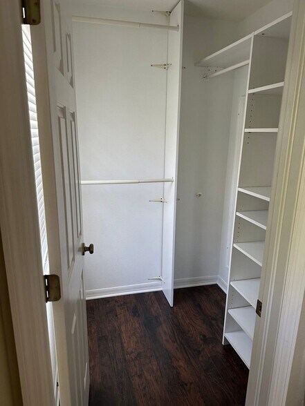 Building Photo - 12346 Country White Cir