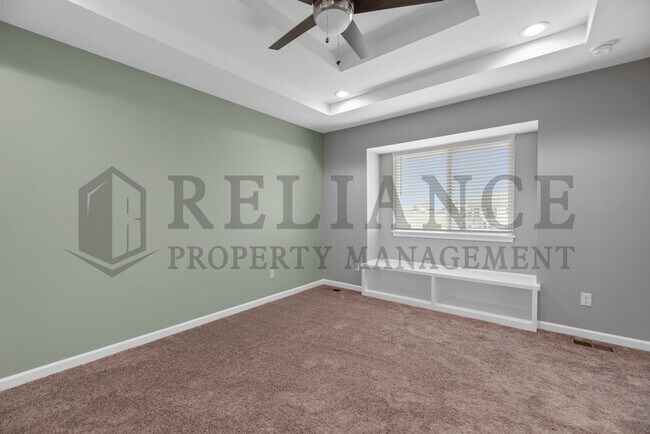 Building Photo - 1558 N Aster Cir