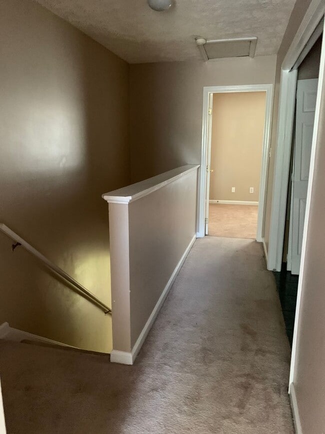 Building Photo - 907 Clarendon St~Haymount