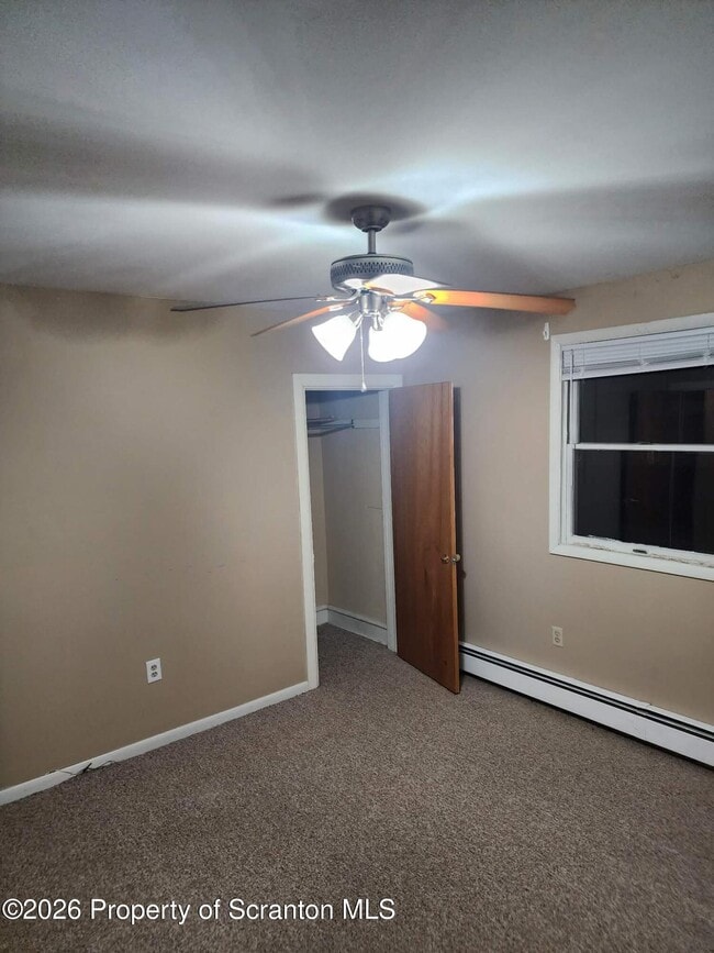 Building Photo - 16 Watkins St