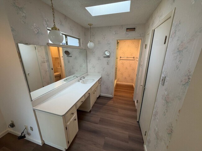 Building Photo - 3 Bedroom | 2 Bathroom | Single-Family Home in Sacramento