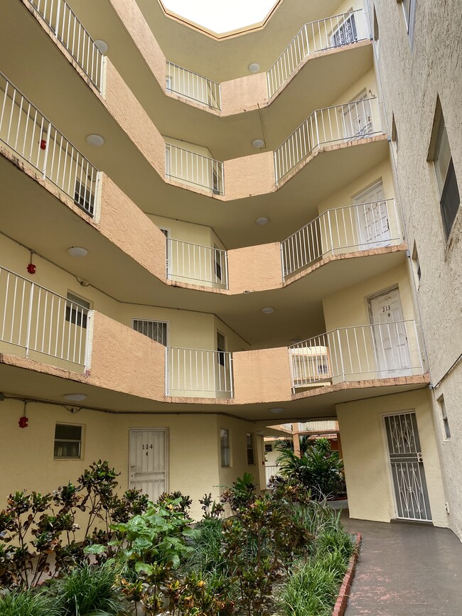 exterior - 1750 W 46th St