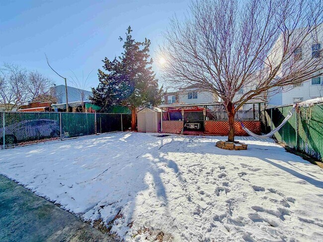 Building Photo - 157 Neptune Ave