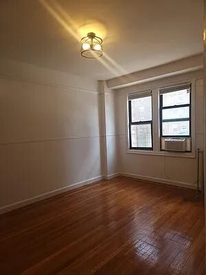 Building Photo - 504 Grand St