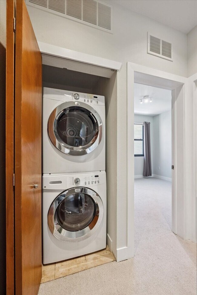 Building Photo - 2900 Inca St