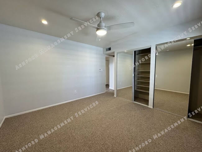 Building Photo - BEAUTIFUL 3 BEDROOM 2.5 BATHROOM HOME IN S...