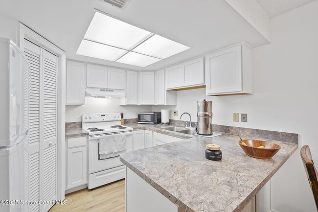 Building Photo - 4133 Cedar Creek Cir