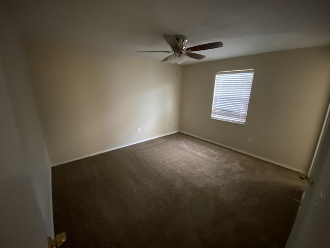 Building Photo - 3 bedroom home in Greenwood!