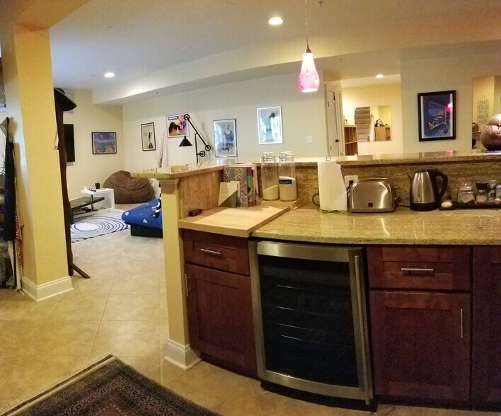 Building Photo - 16114 Nursery Ln
