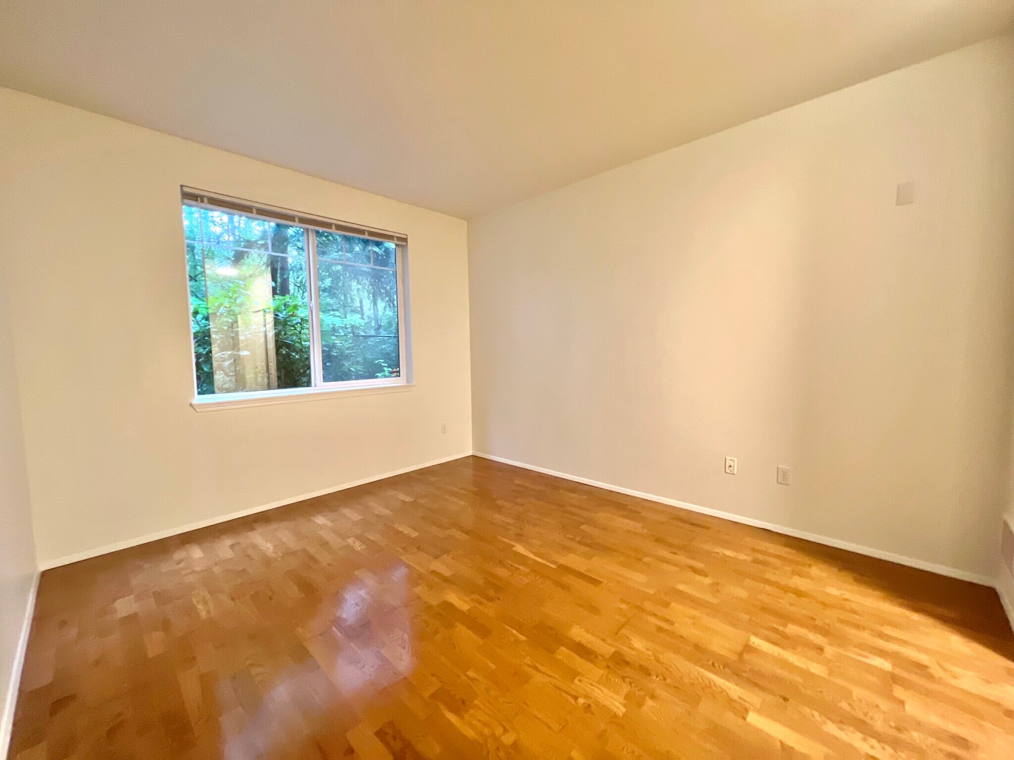 Building Photo - 12712 Admiralty Way