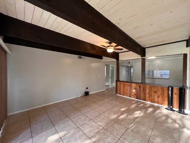 Building Photo - PRICE REDUCED!  Stylish 2 BR 2 BA Condo w/ Modern Amenities & Prime Parking!