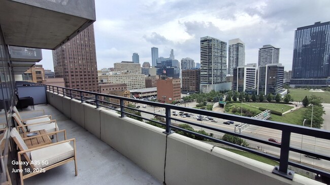 Building Photo - 235 W Van Buren St