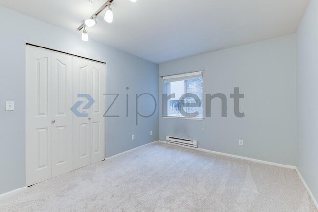 Building Photo - 2419 8th Ave N