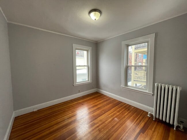 Building Photo - 9 Sumner Square