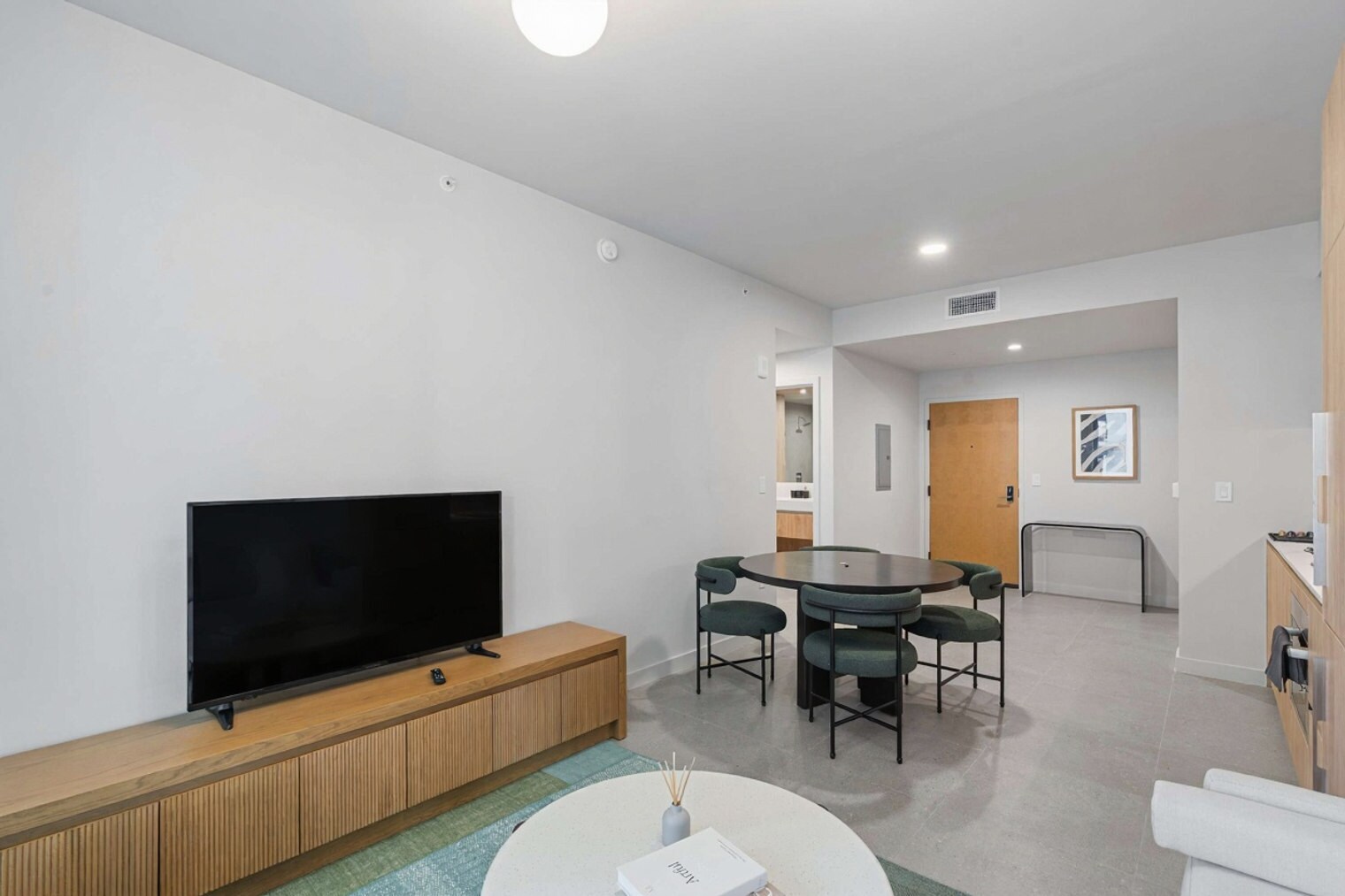 Building Photo - 11 NE 6th St