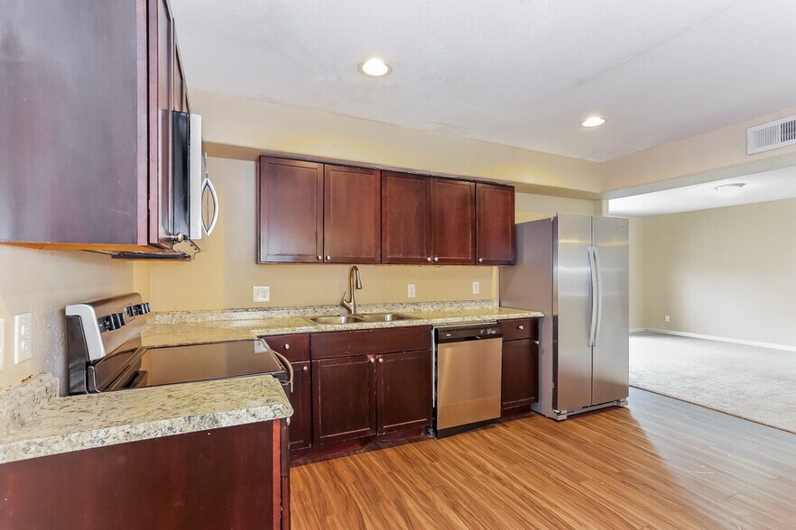 Building Photo - 347 Linkview Dr