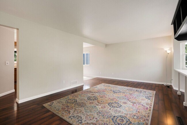 Building Photo - Updated 4 Bedroom Home with Amazing Yard, ...