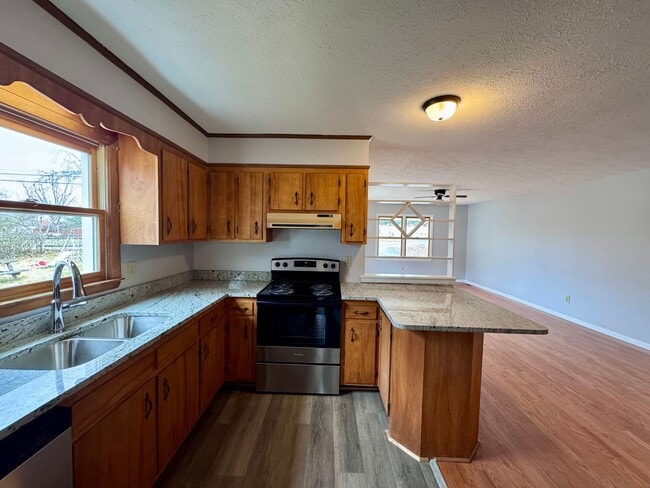 Building Photo - Duplex for Rent in Dayton