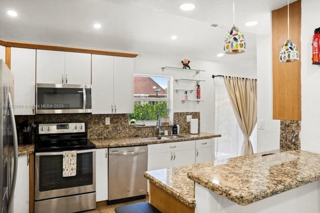Building Photo - 3 bedroom in Miami Gardens FL 33056