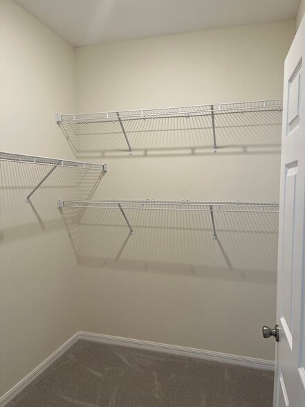 Building Photo - 801 Lemon Ave