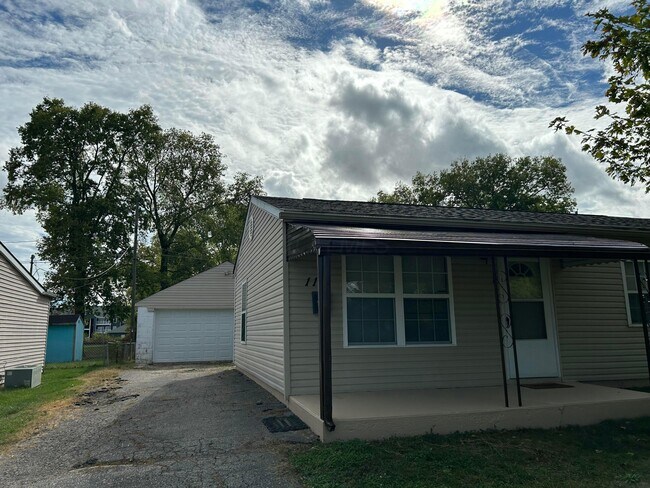 Building Photo - 115 Phelps Rd