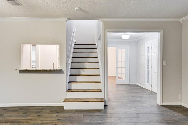Building Photo - 13915 Charlynn Oaks Dr