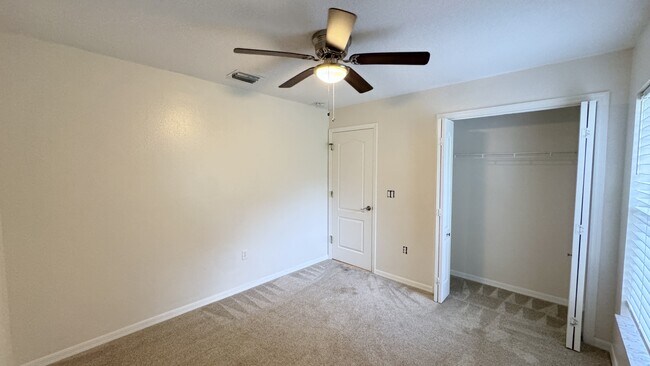 Building Photo - 616 Erin Way