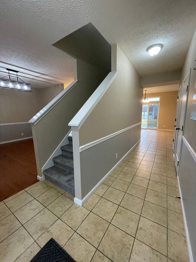 Building Photo - Beautiful 4 Bedroom Single Family Home - Harrison School District