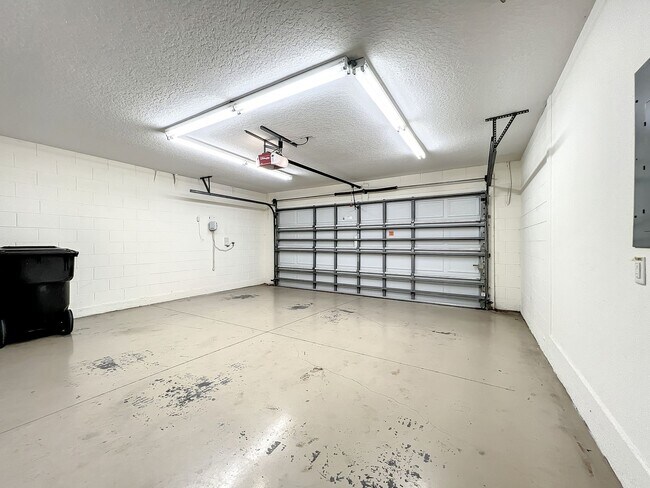 Building Photo - Gated, Lake Nona Luxury