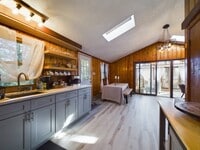 Building Photo - 206 Orono Dr
