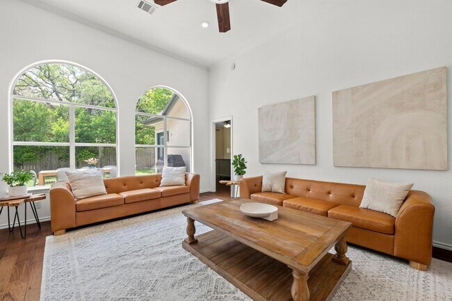 Building Photo - 11805 Emerald Falls Dr