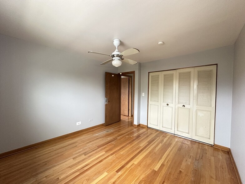 Building Photo - 1026 S River Rd