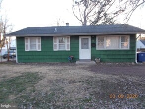 Building Photo - 12 S Lenola Rd