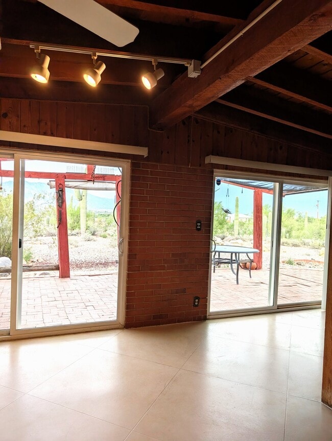 Building Photo - 4140 W Camino Pintoresco