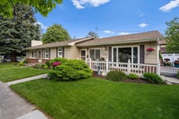 Building Photo - 302 6th Ave W