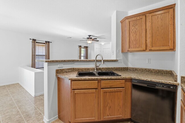 Building Photo - 3 bedroom home in queen creek, ready to go!-1 MONTH FREE WITH A 13 MONTH LEASE!