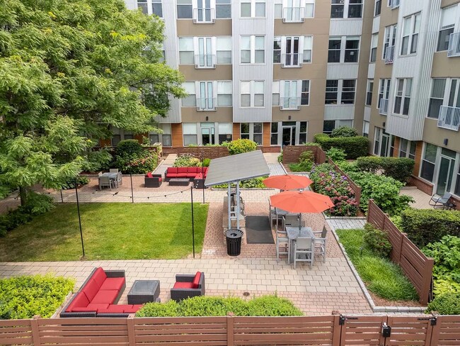 Building Photo - 30 Caldwell St