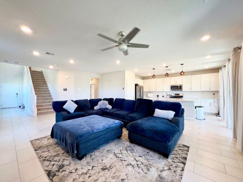 Building Photo - 2878 Sweeping Palm Rd