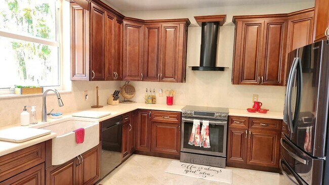 Building Photo - 1851 Corsica Dr