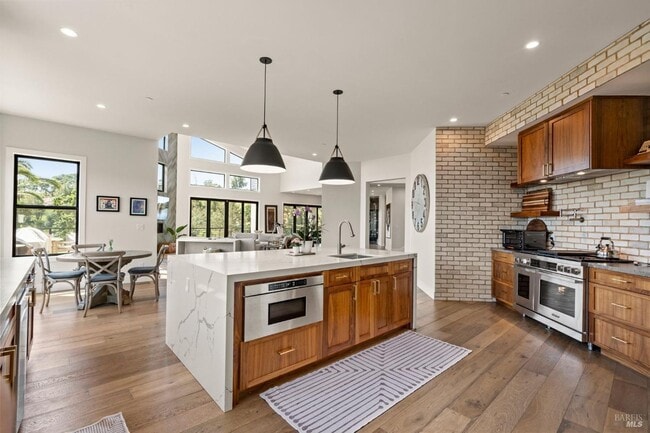 Building Photo - 3727 Lakebriar Pl
