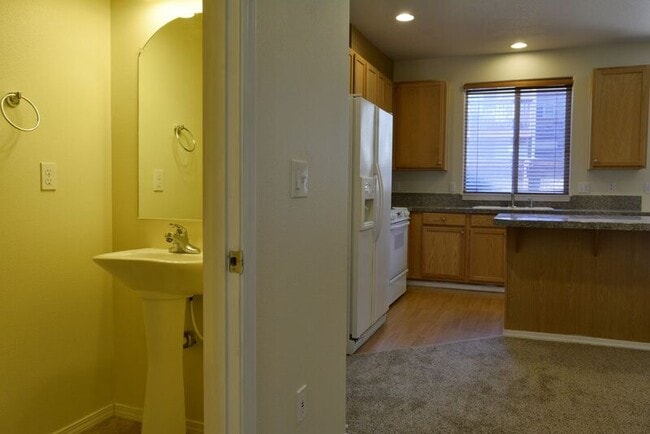 Building Photo - 773 SW 198th Pl
