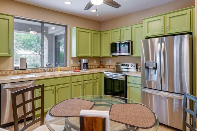 Building Photo - 2501 W Myopia Ct
