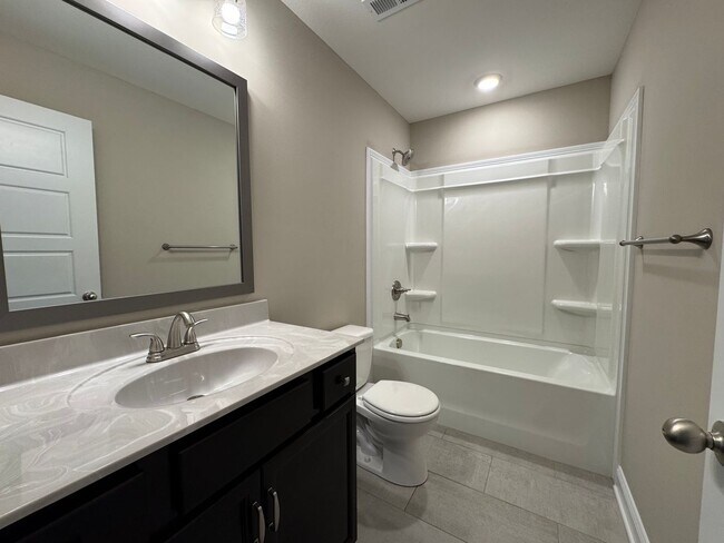 Building Photo - Gorgeous, Like New Home For Rent in Sango!