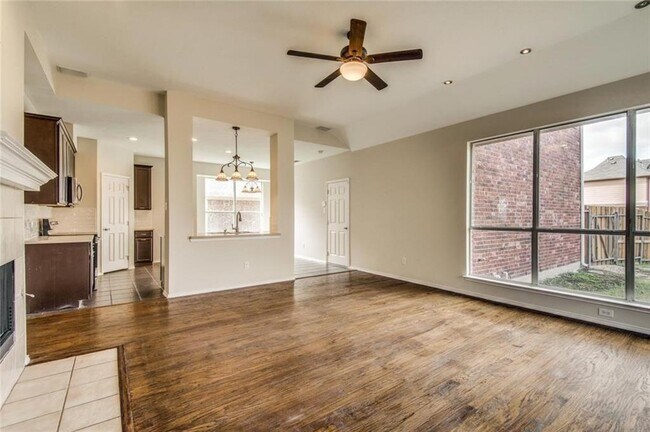 Building Photo - 13553 Valley Mills Dr
