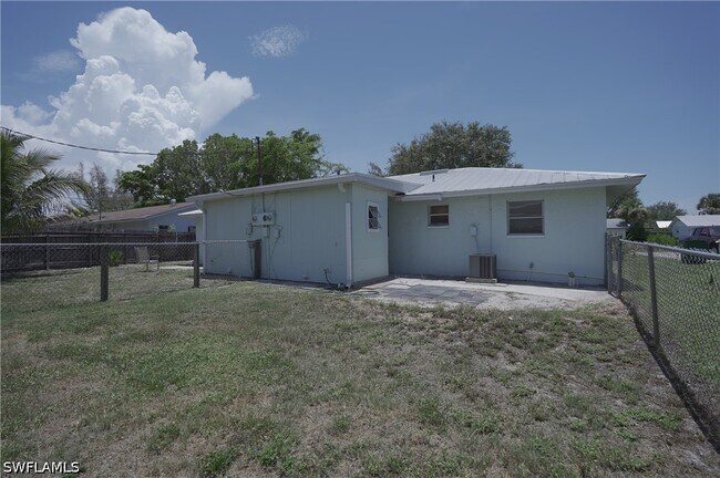 Building Photo - 1195 S Alhambra Cir